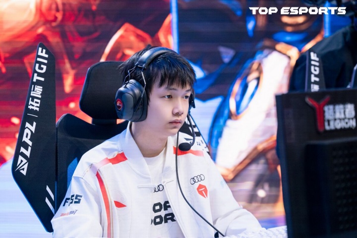 爆料人:TES和中单Creme续约,皓哥(郭皓)真的是每年尽力!