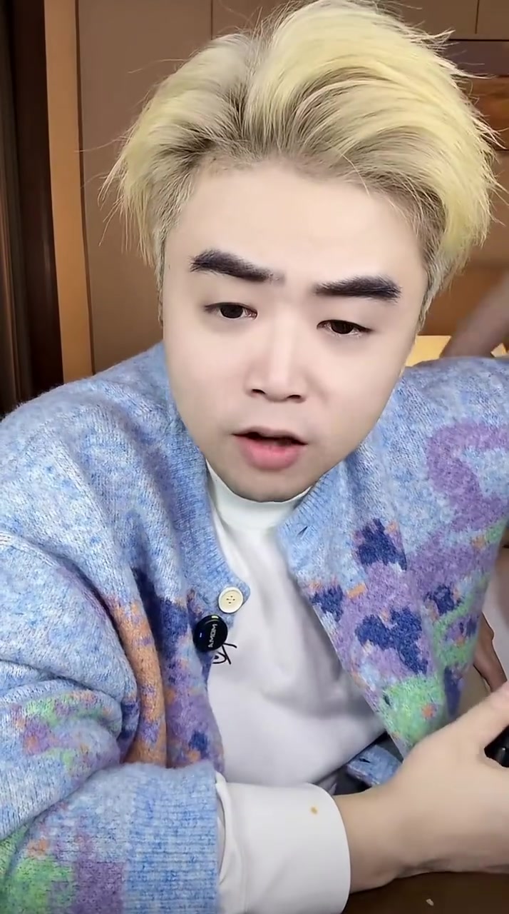 朱开：BLG的辅助已经敲定了，还是原来那个 我听说的是已经敲了