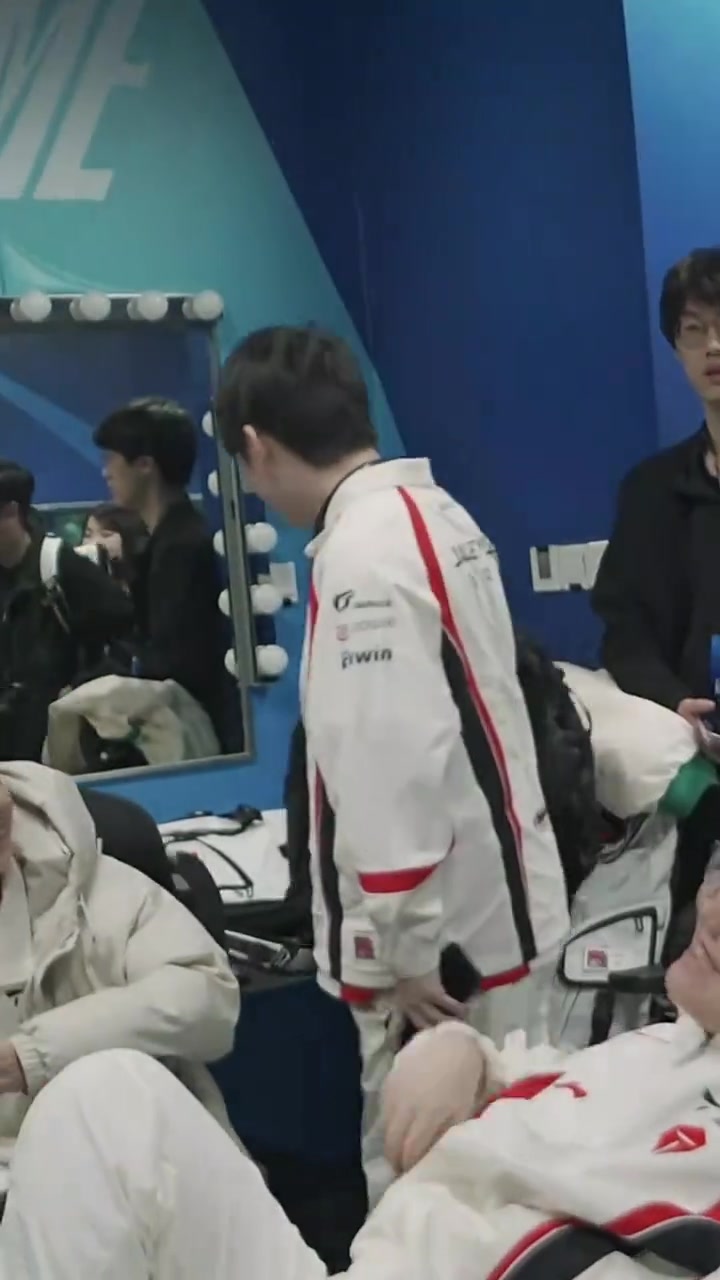 TES调试日小视频-369：不是，你过来干嘛；JKL：调试啊