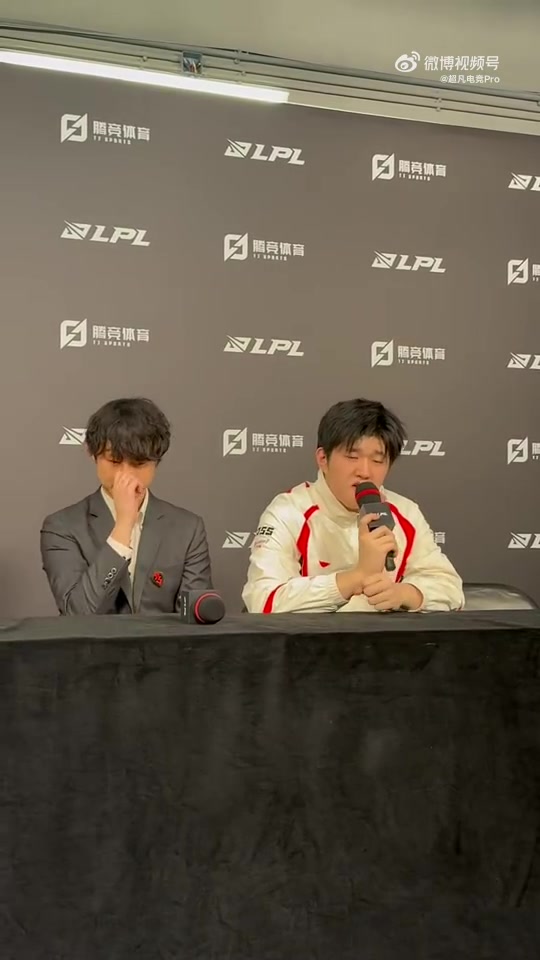 fengyue：失利的原因是我们中期的时候没有沟通好 每一把都有点慢