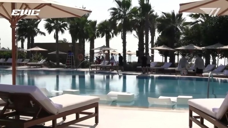 T1官方发布沙特生存记最后一天：潜水、DIY划艇、逛植物园