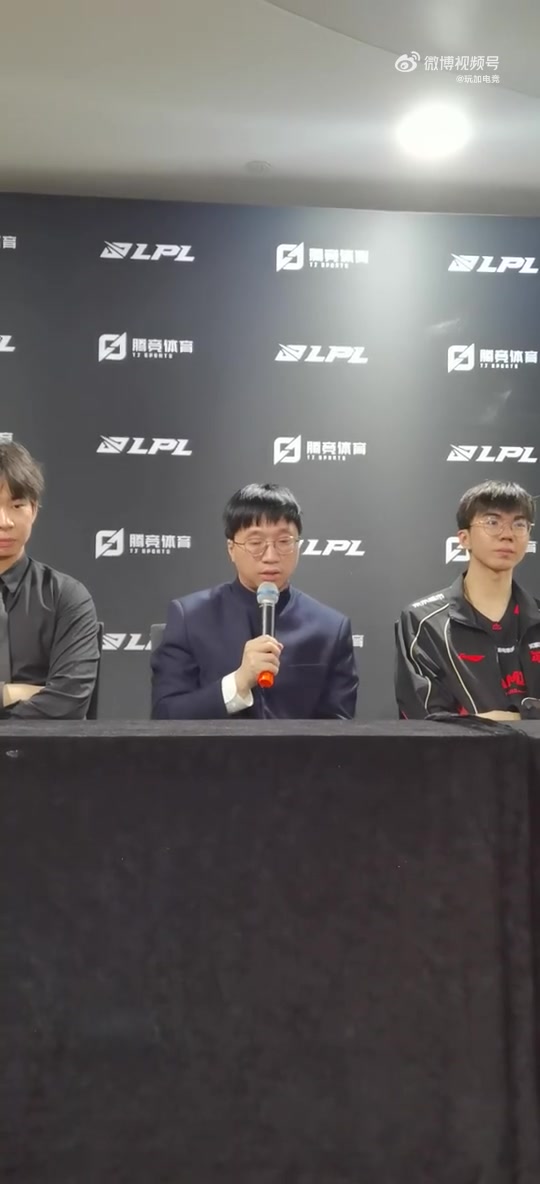 Tabe：我觉得选手们是越打越冷静，对于局势的判断都做的很好