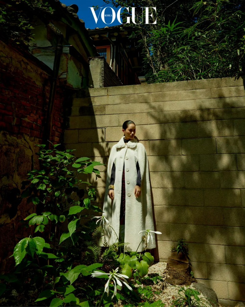 Hyun Ji Shin申贤智 x Vogue Korea October 2024，时装大片🔥💛🖤