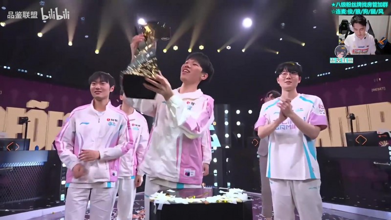 记得：如果不是Bin哥的小书包，那波高地他知道那么玩吗？