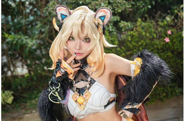 露出肚脐、皮肤黝黑的可爱猫女郎妆容！ 「原神」白念以柔软的姿势和耀眼的美腿迷倒你[8张] 我们精选了参加6月13日至14日举行的「acosta！@池袋阳光城」的美丽图层。