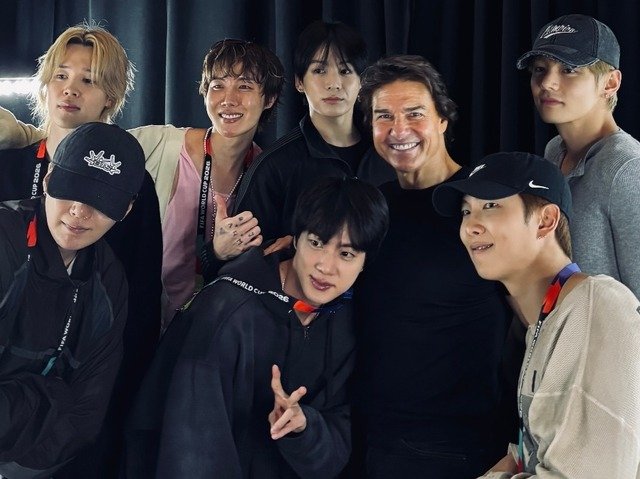 名副其实的王者会面！BTS与汤姆·克鲁斯传奇后台合影公开，此前JIN也有过合作