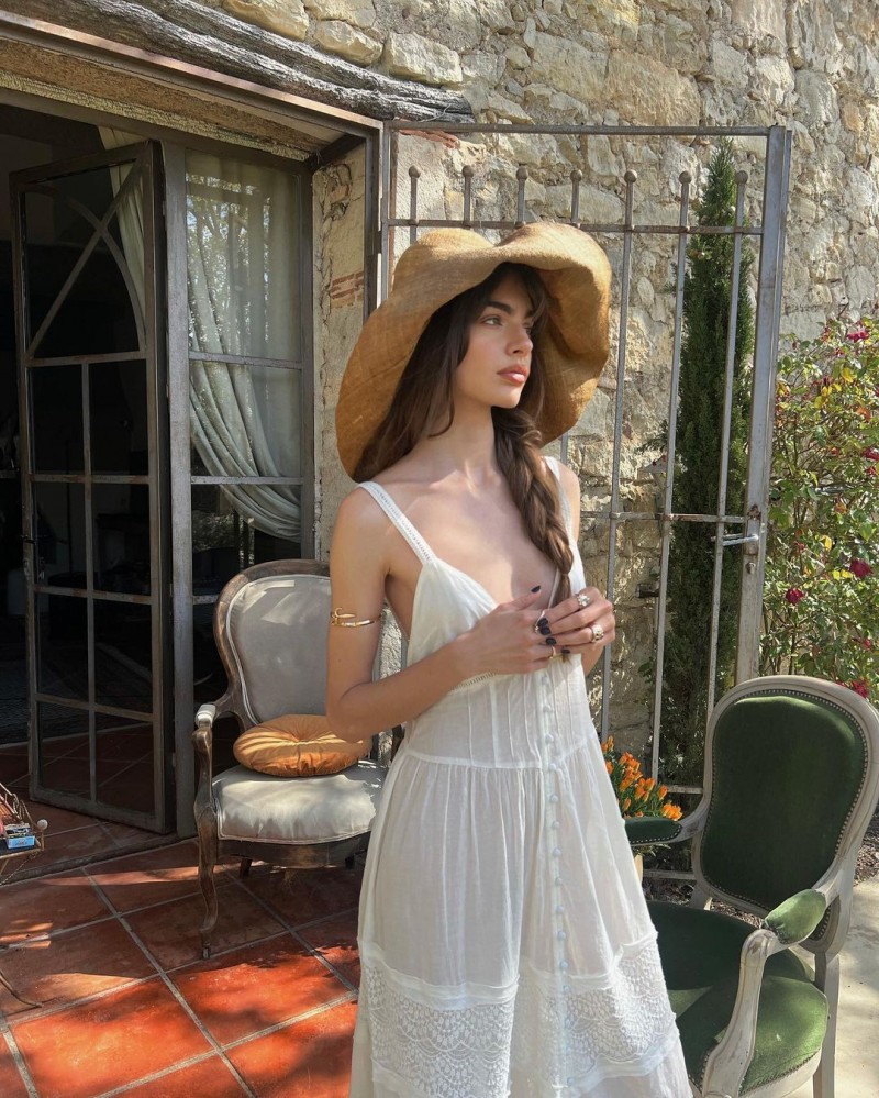 Mara Lafontan VESTÍA CON F DE FENDI 📷 