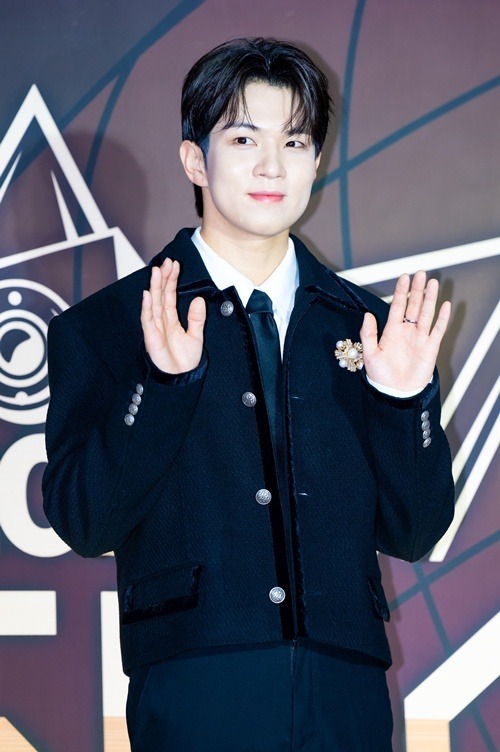 N. Flying Yu Fa Seung ，在表演过程中脚踝受伤……办公室评论说“韧带受损，活动在合理范围内” [全文]