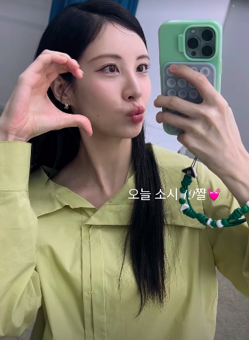 少女时代出道19周年！徐玄以经典名曲与粉丝同庆，冻龄美貌引关注